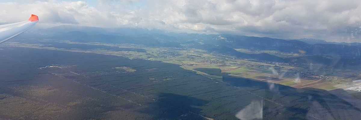 Verortung via Georeferenzierung der Kamera: Aufgenommen in der Nähe von Wiener Neustadt, Österreich in 1100 Meter